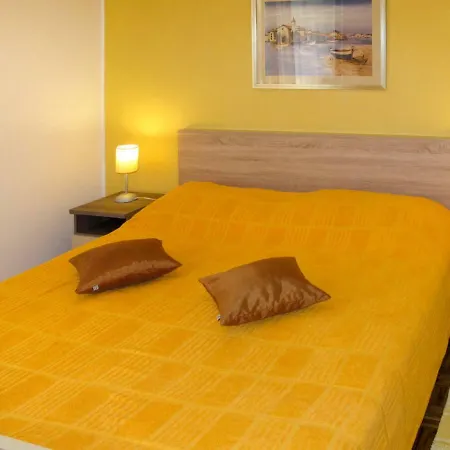 Maslina - Pul335 By Interhome