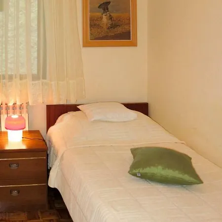 Apartment Maslina - Pul335 By Interhome